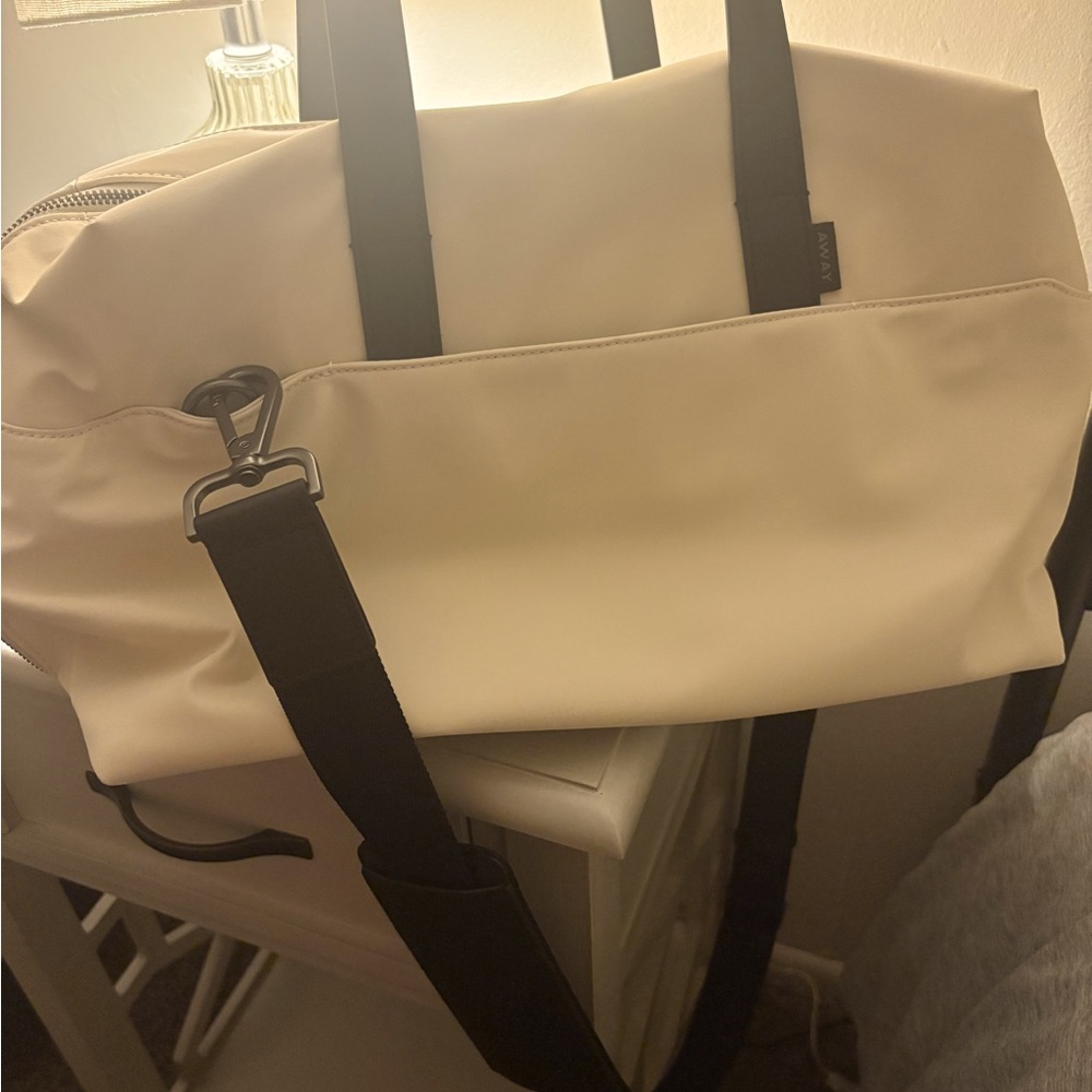 AWAY The Everywhere Bag